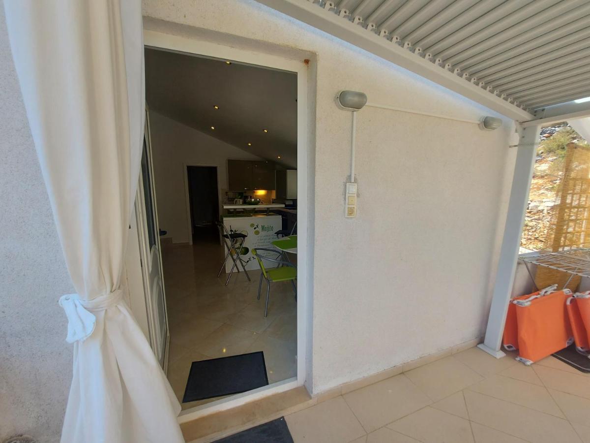 Apartman Marina Sa Parkingom Елса Экстерьер фото