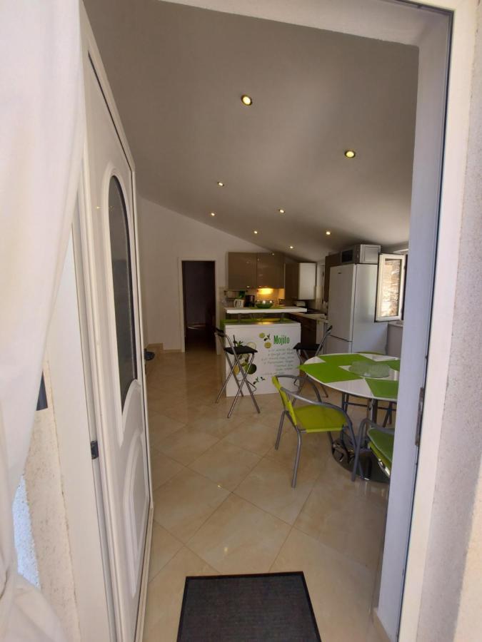 Apartman Marina Sa Parkingom Елса Экстерьер фото