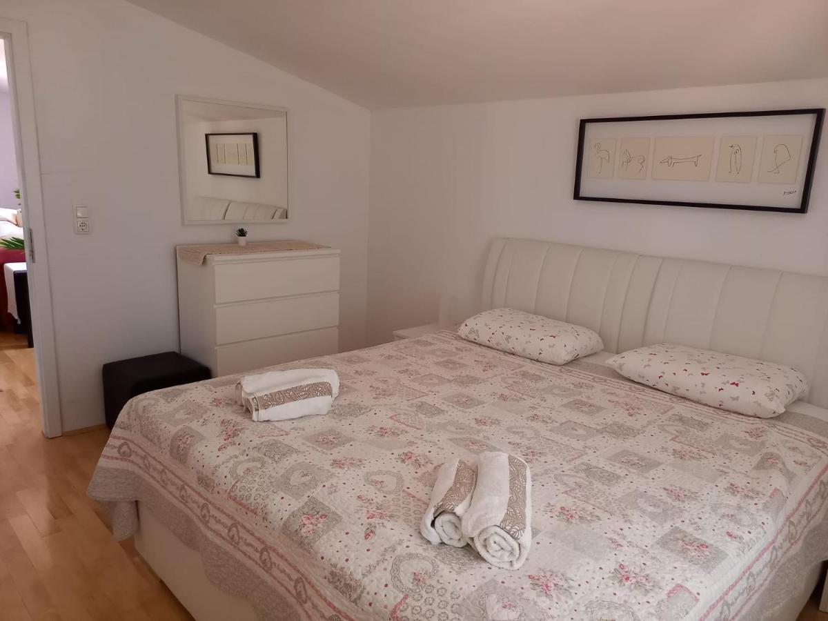 Apartman Marina Sa Parkingom Елса Экстерьер фото