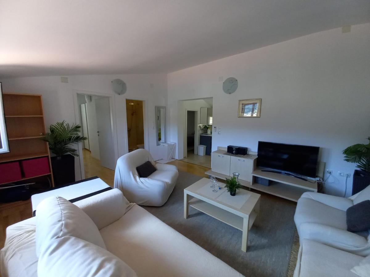 Apartman Marina Sa Parkingom Елса Экстерьер фото
